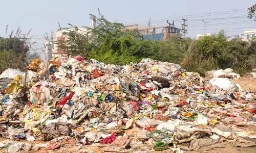 Fatehgarh: प्रशासन की कार्रवाई पर सवाल, नगर निकाय से सख्ती की मांग