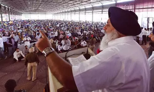 समराला रैली में Sukhbir Badal ने कहा, सत्ता में आने पर जनहितैषी नीतियां फिर से लागू करेंगे समराला रैली में Sukhbir Badal ने कहा, सत्ता में आने पर जनहितैषी नीतियां फिर से लागू करेंगे