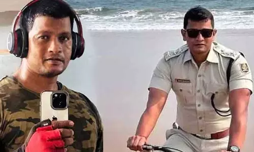 सस्पेंडेड पुलिस IIC Rajesh Baliarsingh ने महीनों तक फरार रहने के बाद सरेंडर किया सस्पेंडेड पुलिस IIC Rajesh Baliarsingh ने महीनों तक फरार रहने के बाद सरेंडर किया