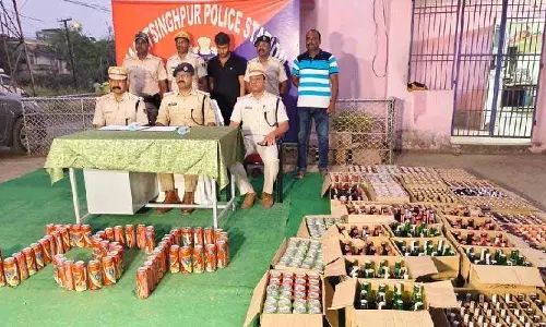 Jagatsinghpur में शराब तस्करी रैकेट का भंडाफोड़, 880 बोतलें जब्त