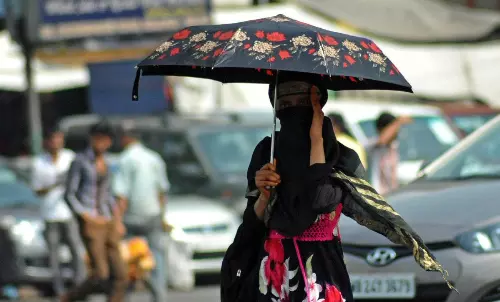 Kerala में बारिश के बाद भी UV लेवल ऊंचा, धूप से बचें Kerala में बारिश के बाद भी UV लेवल ऊंचा, धूप से बचें
