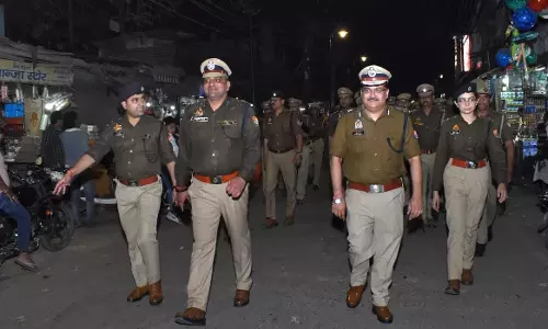 Bareilly: रामबारात को लेकर पुलिस सतर्क, रामबारात में कानून-व्यवस्था चाक-चौबंद Bareilly: रामबारात को लेकर पुलिस सतर्क, रामबारात में कानून-व्यवस्था चाक-चौबंद