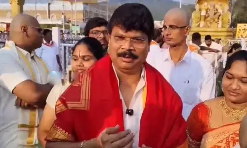 Director बोयापति श्रीनिवास अपने परिवार के साथ तिरुमाला श्रीवारी गए Director बोयापति श्रीनिवास अपने परिवार के साथ तिरुमाला श्रीवारी गए
