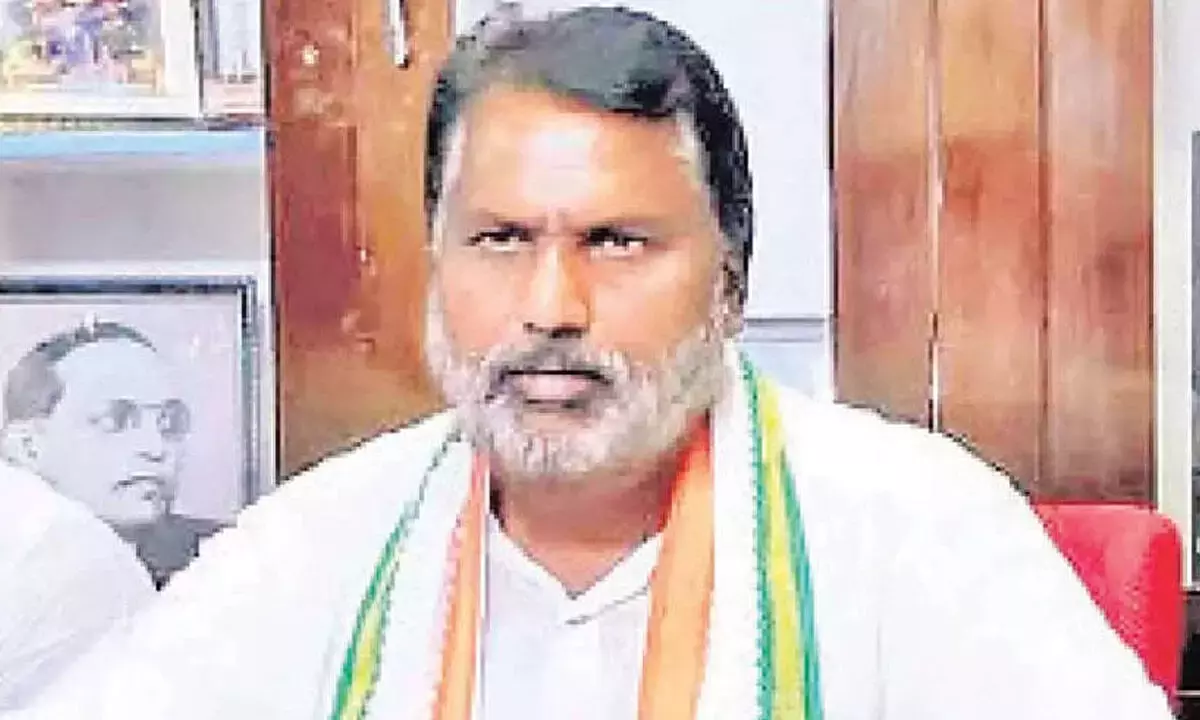 BRS शासन के दौरान हड़पी गई ज़मीन वापस लें; गरीबों को दें: मंत्री अदलुरी BRS शासन के दौरान हड़पी गई ज़मीन वापस लें; गरीबों को दें: मंत्री अदलुरी