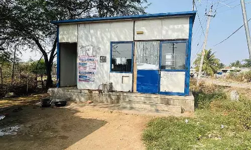 खराब RO यूनिट; साफ पानी नहीं मिल रहा खराब RO यूनिट; साफ पानी नहीं मिल रहा