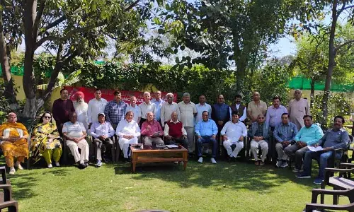 Panchkula में कचरा और पार्किंग की समस्या से निवासियों की मीटिंग प्रभावित Panchkula में कचरा और पार्किंग की समस्या से निवासियों की मीटिंग प्रभावित