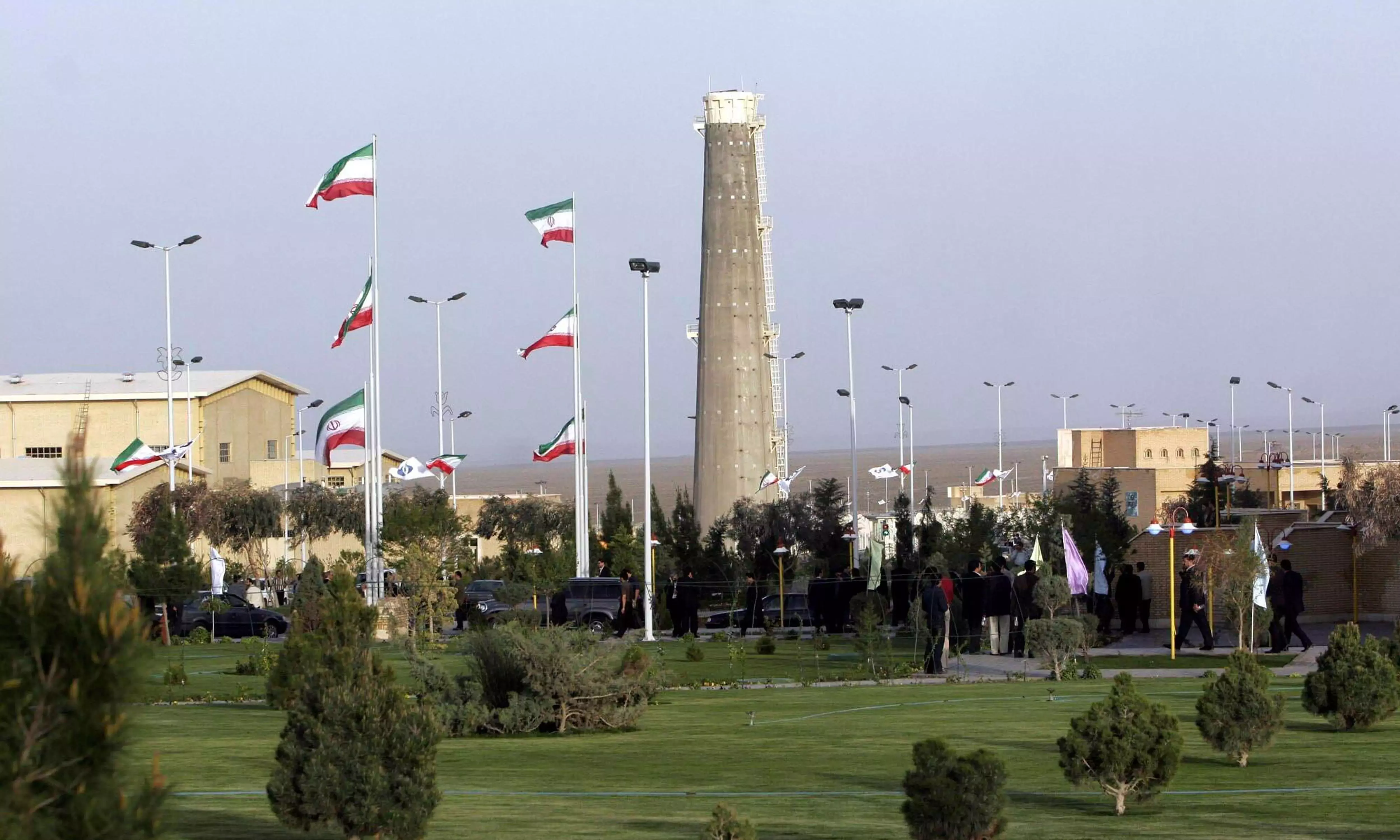 Iran का कहना है कि अमेरिका-इजरायल के हवाई हमलों में नतांज न्यूक्लियर फैसिलिटी को निशाना बनाया Iran का कहना है कि अमेरिका-इजरायल के हवाई हमलों में नतांज न्यूक्लियर फैसिलिटी को निशाना बनाया