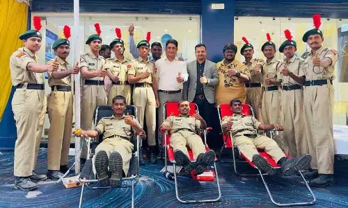 किसना हीरा और आभूषण कंपनी द्वारा CSR अभियान किसना हीरा और आभूषण कंपनी द्वारा CSR अभियान