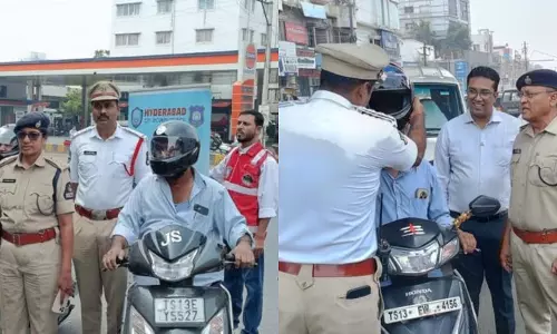Hyderabad में ट्रैफिक जागरूकता सेमिनार के तहत फ्री हेलमेट दिए गए Hyderabad में ट्रैफिक जागरूकता सेमिनार के तहत फ्री हेलमेट दिए गए