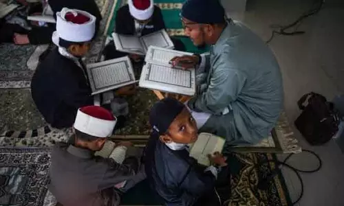 Medina में उमराह यात्रियों को 2.4 लाख कुरान की कॉपी बांटी गई Medina में उमराह यात्रियों को 2.4 लाख कुरान की कॉपी बांटी गई