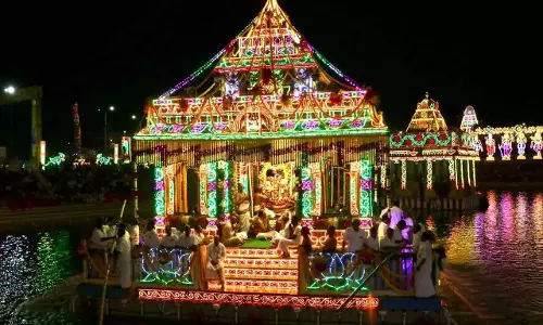Tirumala में भगवान वेंकटेश्वर का पांच दिवसीय तेप्पोत्सव सम्पन्न Tirumala में भगवान वेंकटेश्वर का पांच दिवसीय तेप्पोत्सव सम्पन्न