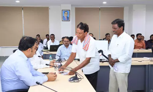 Jangaon कलेक्टर ने किसान को तुरंत मेडिकल मदद दी