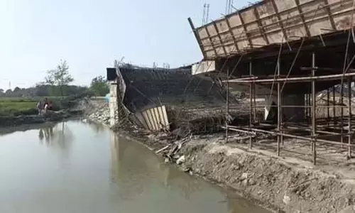 गोपालगंज में Ghoghari नदी पर निर्माणाधीन पुल गिरा, तीन अभियंता निलंबित