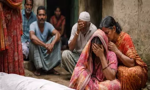स्ट्रोक से एक व्यक्ति की मौत, परिवार ने SIR को ठहराया जिम्मेदार स्ट्रोक से एक व्यक्ति की मौत, परिवार ने SIR को ठहराया जिम्मेदार