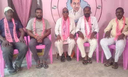 सीथैया ने तुंगतुर्थी मंडल में BRS फ्लेक्सी कार्ड पर विकास का आग्रह किया