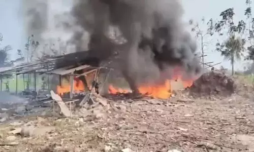 Vetlapalem में पटाखा फैक्ट्री में धमाके से परिवार तबाह हो गए Vetlapalem में पटाखा फैक्ट्री में धमाके से परिवार तबाह हो गए