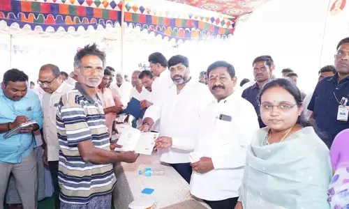QR कोड वाली पासबुक से ज़मीन रिकॉर्ड में पारदर्शिता बढ़ी QR कोड वाली पासबुक से ज़मीन रिकॉर्ड में पारदर्शिता बढ़ी