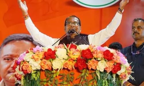 सत्ता में आएंगे तो बंगाल की तस्वीर और जनता की तकदीर बदलेंगे : Shivraj Singh Chouhan सत्ता में आएंगे तो बंगाल की तस्वीर और जनता की तकदीर बदलेंगे : Shivraj Singh Chouhan