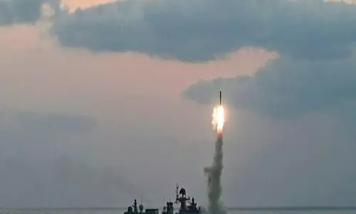 भारतीय नौसेना के युद्धपोतों ने मध्य पूर्व क्षेत्र में ऑपरेशन जारी रखा