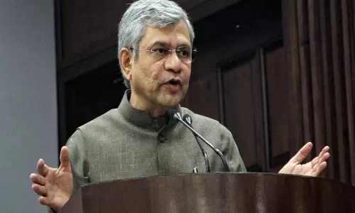 Railway Minister अश्विनी वैष्णव ने अधिकारियों को ट्रैक रखरखाव के तरीकों में सुधार करने का निर्देश दिया Railway Minister अश्विनी वैष्णव ने अधिकारियों को ट्रैक रखरखाव के तरीकों में सुधार करने का निर्देश दिया