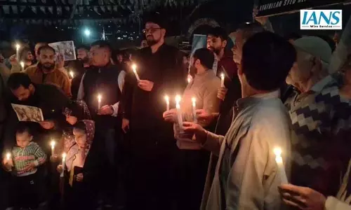 पुंछ में शिया समुदाय का कैंडल मार्च और US–इजरायल के खिलाफ विरोध