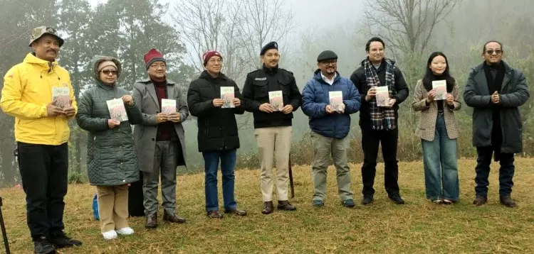 दावा योनज़ोन की कविता संग्रह ‘जंगली फूल’ का फाम्बोंगलो वन्यजीव अभयारण्य में विमोचन दावा योनज़ोन की कविता संग्रह ‘जंगली फूल’ का फाम्बोंगलो वन्यजीव अभयारण्य में विमोचन