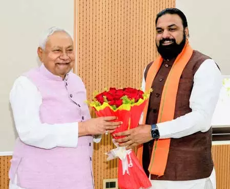 सम्राट चौधरी ने सीएम नीतीश कुमार को विकास पुरुष, सुशासन बाबू और जन-जन के प्रिय नेता बताया सम्राट चौधरी ने सीएम नीतीश कुमार को विकास पुरुष, सुशासन बाबू और जन-जन के प्रिय नेता बताया