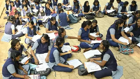 तमिलनाडु बोर्ड की 12वीं की परीक्षाएं आज से, 8.27 लाख छात्र शामिल होंगे तमिलनाडु बोर्ड की 12वीं की परीक्षाएं आज से, 8.27 लाख छात्र शामिल होंगे