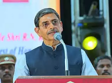 पब्लिक एग्जाम में शांत मन से जाएं: Governor की स्टूडेंट्स को सलाह पब्लिक एग्जाम में शांत मन से जाएं: Governor की स्टूडेंट्स को सलाह