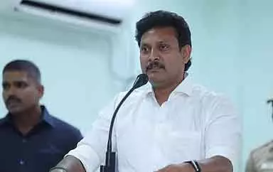 Minister अंबिल महेश ने प्लस 2 की परीक्षा देने वाले छात्रों को बधाई दी Minister अंबिल महेश ने प्लस 2 की परीक्षा देने वाले छात्रों को बधाई दी