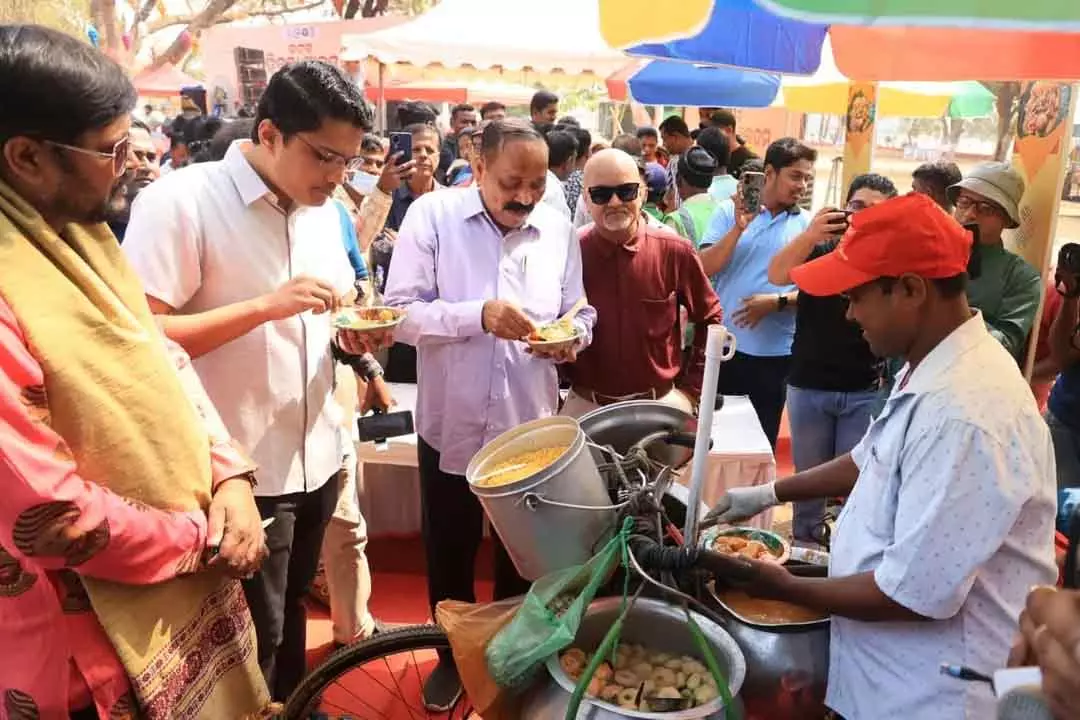 Cuttack में उत्साह और गर्व के साथ ‘दहिबारा आलूदुम दिवस’ मनाया गया Cuttack में उत्साह और गर्व के साथ ‘दहिबारा आलूदुम दिवस’ मनाया गया