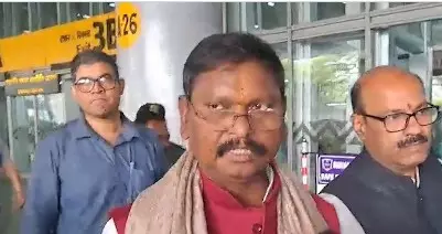 एसआईआर पर अर्जुन मुंडा ने कहा, सिर्फ पश्चिम बंगाल में क्यों हो रही है समस्या एसआईआर पर अर्जुन मुंडा ने कहा, सिर्फ पश्चिम बंगाल में क्यों हो रही है समस्या
