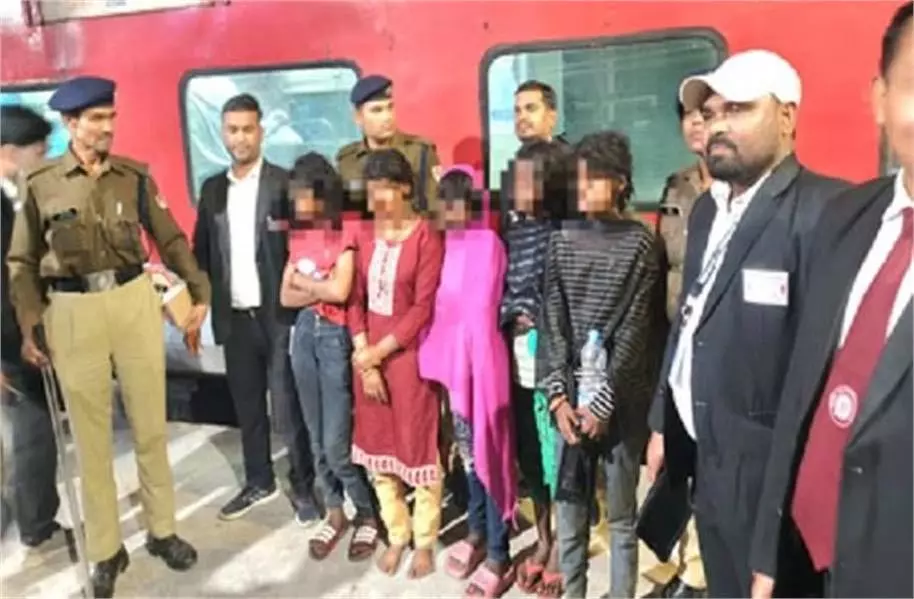 Bihar:अचानक गायब हुईं 5 नाबालिग लड़कियां इस हाल में मिली Bihar:अचानक गायब हुईं 5 नाबालिग लड़कियां इस हाल में मिली