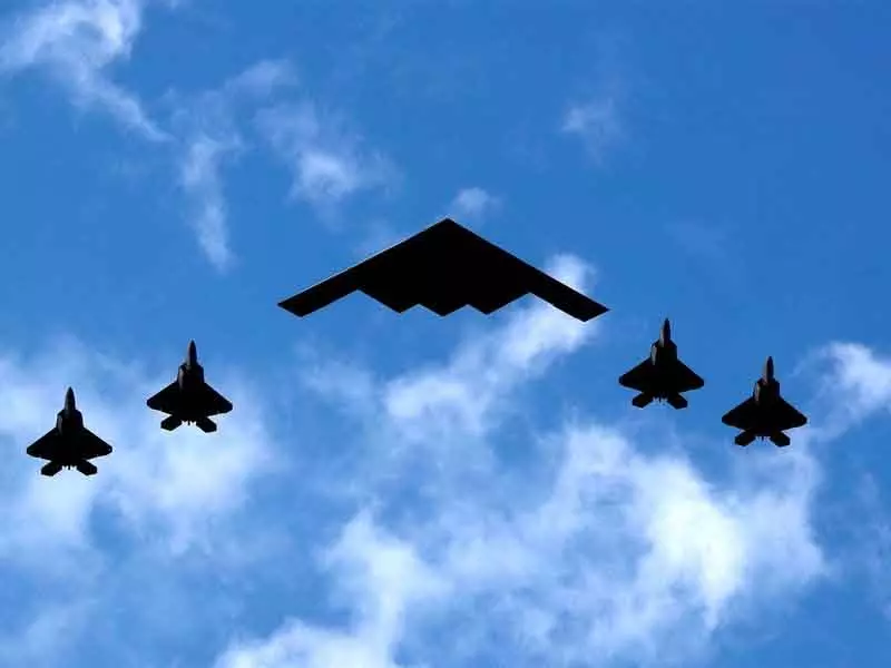 रिपोर्ट: US ने ईरान के खिलाफ हमलों में B-2 बॉम्बर, सुसाइड ड्रोन और एंथ्रोपिक AI का किया इस्तेमाल रिपोर्ट: US ने ईरान के खिलाफ हमलों में B-2 बॉम्बर, सुसाइड ड्रोन और एंथ्रोपिक AI का किया इस्तेमाल
