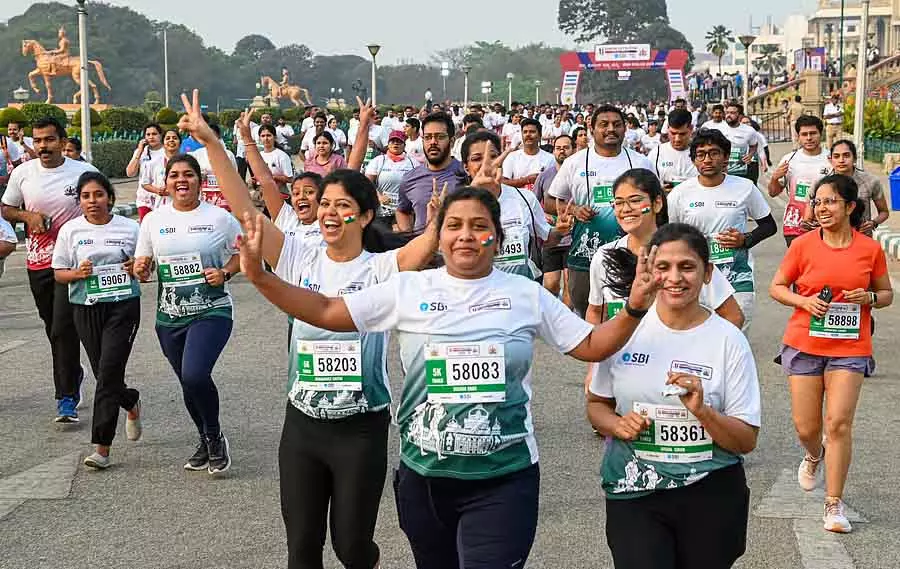 Police रन से खेल भावना बढ़ी: 12,000 से ज़्यादा लोगों ने हिस्सा लिया Police रन से खेल भावना बढ़ी: 12,000 से ज़्यादा लोगों ने हिस्सा लिया