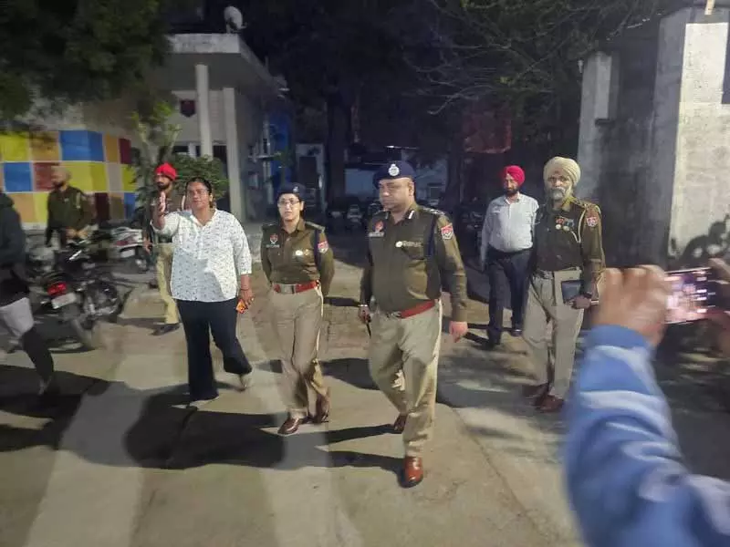 Phagwara में ब्लास्ट के झूठे दावे के बाद नाइट डोमिनेशन ऑपरेशन Phagwara में ब्लास्ट के झूठे दावे के बाद नाइट डोमिनेशन ऑपरेशन