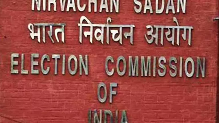 CHENNAI: 5 डीलिस्टेड पॉलिटिकल पार्टियों को 2 द्रविड़ गठबंधनों में जगह मिली CHENNAI: 5 डीलिस्टेड पॉलिटिकल पार्टियों को 2 द्रविड़ गठबंधनों में जगह मिली