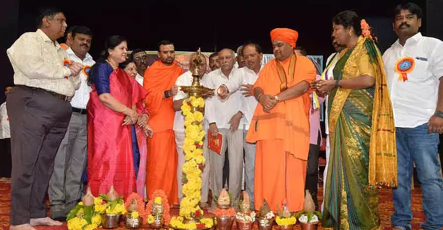 लिंगायत कम्युनिटी हॉल के लिए ज़मीन: MLA कोट्टूर ने वादा किया लिंगायत कम्युनिटी हॉल के लिए ज़मीन: MLA कोट्टूर ने वादा किया