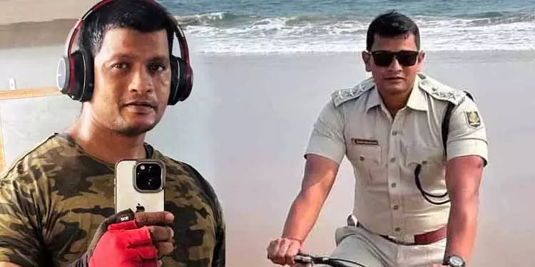 सस्पेंडेड पुलिस IIC Rajesh Baliarsingh ने महीनों तक फरार रहने के बाद सरेंडर किया सस्पेंडेड पुलिस IIC Rajesh Baliarsingh ने महीनों तक फरार रहने के बाद सरेंडर किया