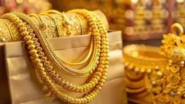 Kerala: सोने के दाम में बदलाव, आज चुकानी होगी इतनी कीमत Kerala: सोने के दाम में बदलाव, आज चुकानी होगी इतनी कीमत