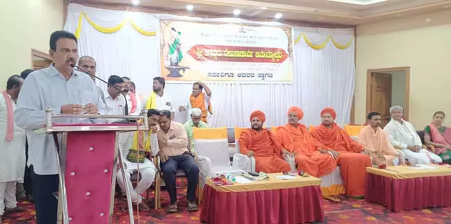 अगली पीढ़ी के लिए अच्छे संस्कार सिखाएं: MLA सी.सी. पाटिल अगली पीढ़ी के लिए अच्छे संस्कार सिखाएं: MLA सी.सी. पाटिल