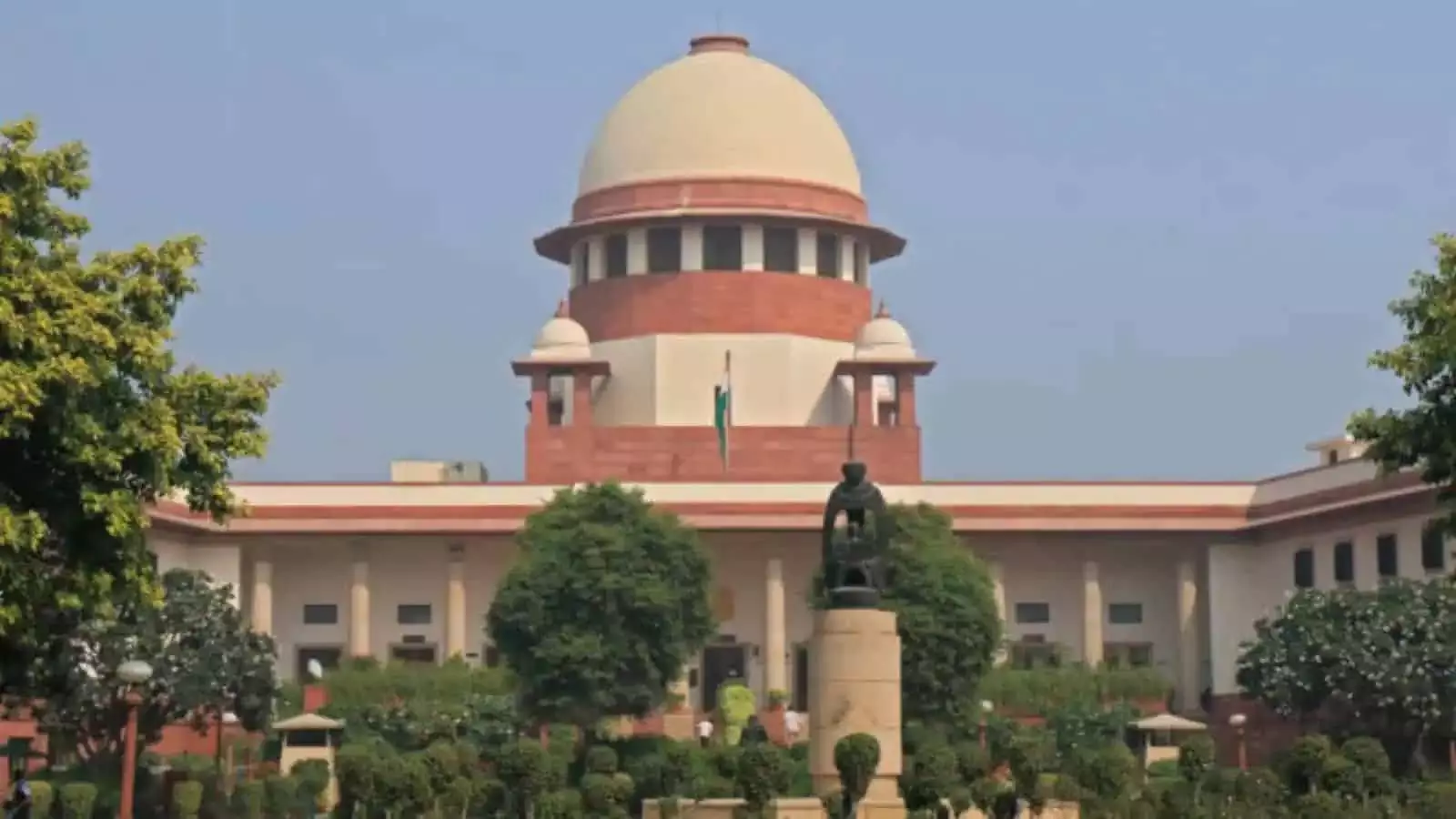 AI से बने ‘फर्जी’ फैसले कदाचार के बराबर हैं: SC AI से बने ‘फर्जी’ फैसले कदाचार के बराबर हैं: SC
