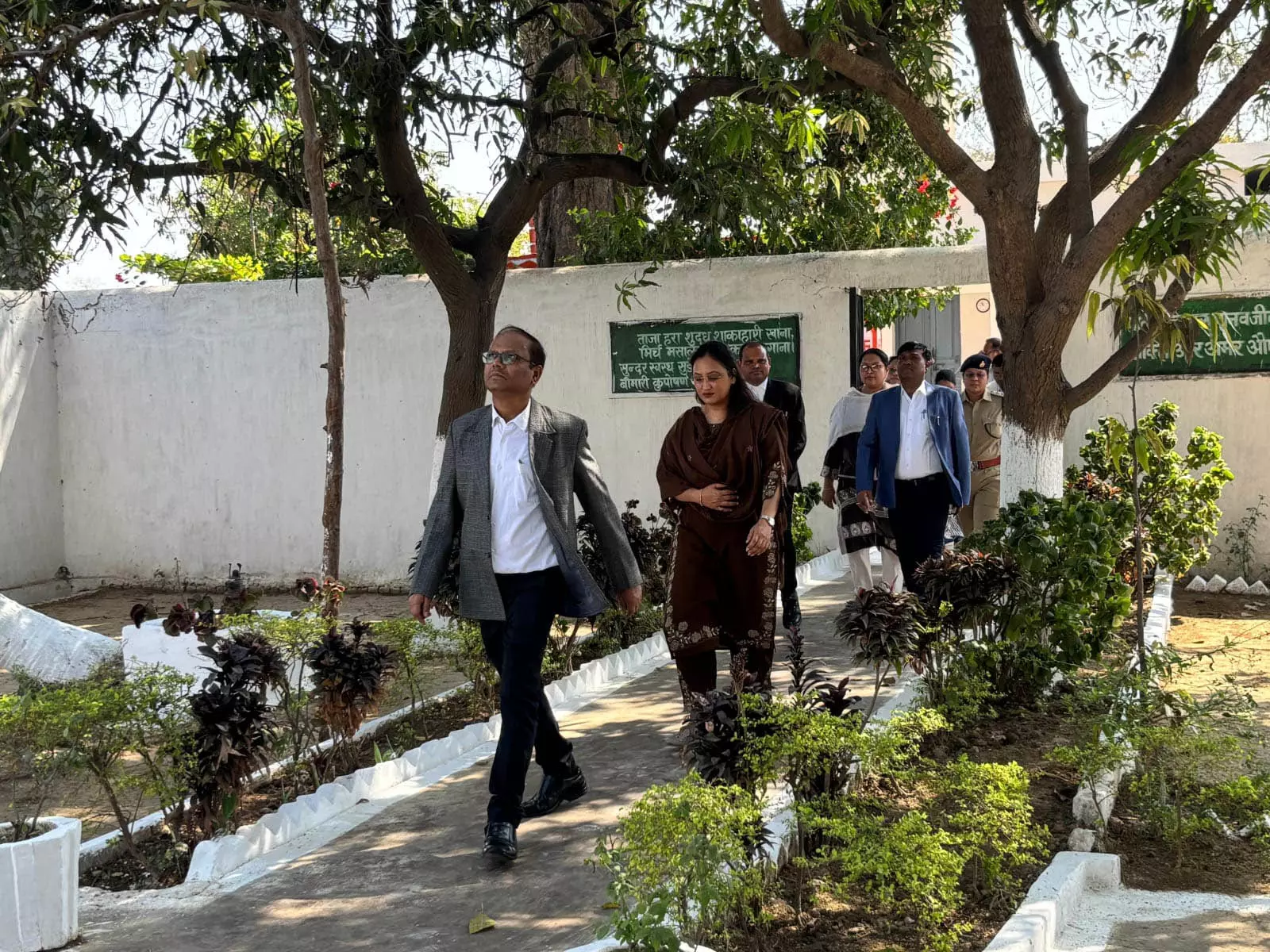 बोर्ड ऑफ विजिटर के सदस्यों ने किया जिला जेल का निरीक्षण बोर्ड ऑफ विजिटर के सदस्यों ने किया जिला जेल का निरीक्षण