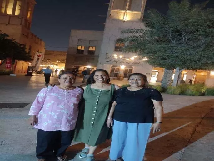 Dubai में फंसी हुई हैं चार बहनें, परिवार परेशान Dubai में फंसी हुई हैं चार बहनें, परिवार परेशान