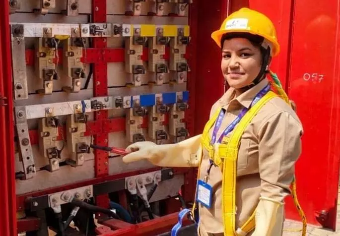 नागपुर की Linewoman दिल्ली के मंच पर दिखेंगी; बिजली सेवा में महिला शक्ति का जश्न नागपुर की Linewoman दिल्ली के मंच पर दिखेंगी; बिजली सेवा में महिला शक्ति का जश्न