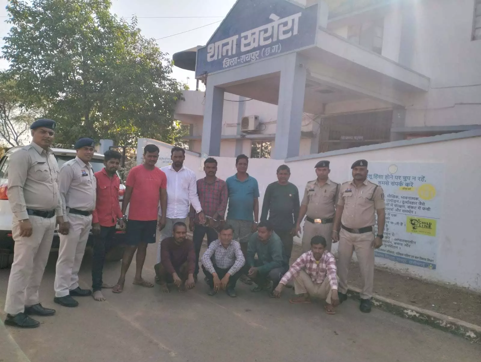 होली से पहले खरोरा पुलिस की बड़ी कार्रवाई, 10 असामाजिक तत्व जेल भेजे गए होली से पहले खरोरा पुलिस की बड़ी कार्रवाई, 10 असामाजिक तत्व जेल भेजे गए