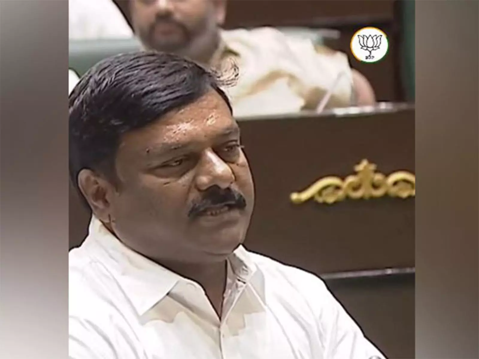 तेलंगाना BJP MLA अलेती रेड्डी रिटायर्ड कर्मचारियों के समर्थन में भूख हड़ताल में शामिल तेलंगाना BJP MLA अलेती रेड्डी रिटायर्ड कर्मचारियों के समर्थन में भूख हड़ताल में शामिल