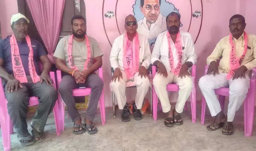 सीथैया ने तुंगतुर्थी मंडल में BRS फ्लेक्सी कार्ड पर विकास का आग्रह किया सीथैया ने तुंगतुर्थी मंडल में BRS फ्लेक्सी कार्ड पर विकास का आग्रह किया