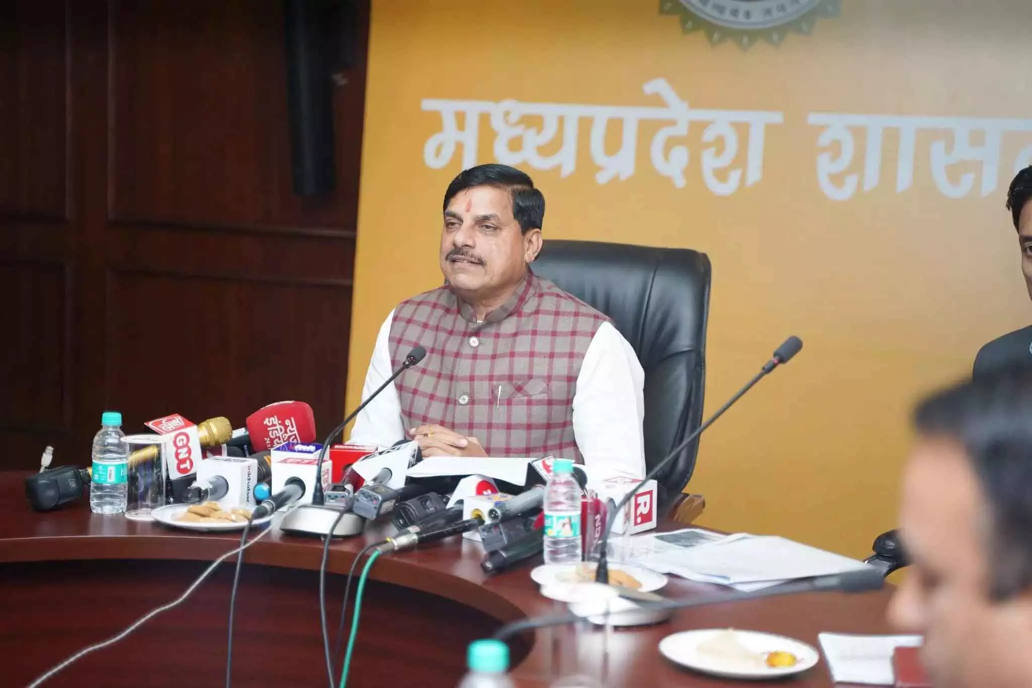 Madhya Pradesh कैबिनेट: किसानों के लिए 25,678 करोड़ की स्कीमें मंज़ूर Madhya Pradesh कैबिनेट: किसानों के लिए 25,678 करोड़ की स्कीमें मंज़ूर