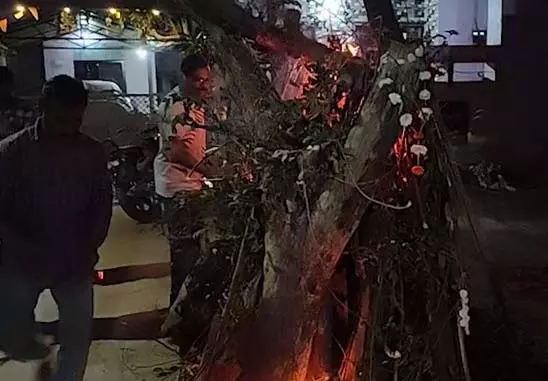 भंडारा, Maharashtra में होली उत्सव: जिलेभर में उल्लास और रंगों की धूम भंडारा, Maharashtra में होली उत्सव: जिलेभर में उल्लास और रंगों की धूम